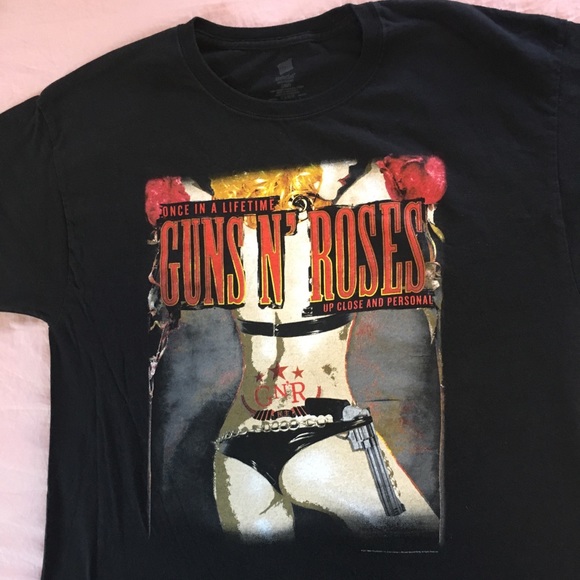 Vintage Tops - Awesome Guns n Roses 🌹 2011 Concert Tee 🌹🔥🌎